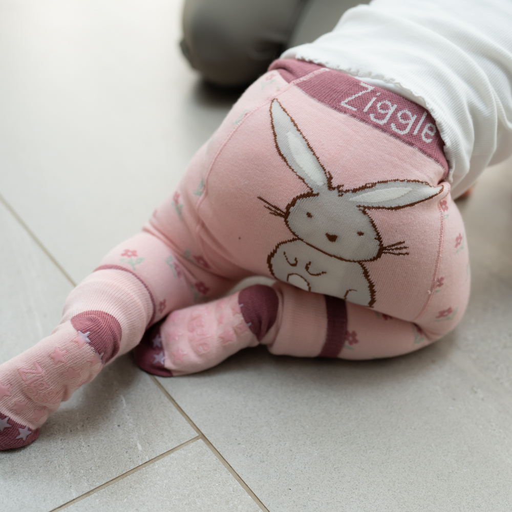 Bunnies Pink Leggings and Socks Set - Image 5