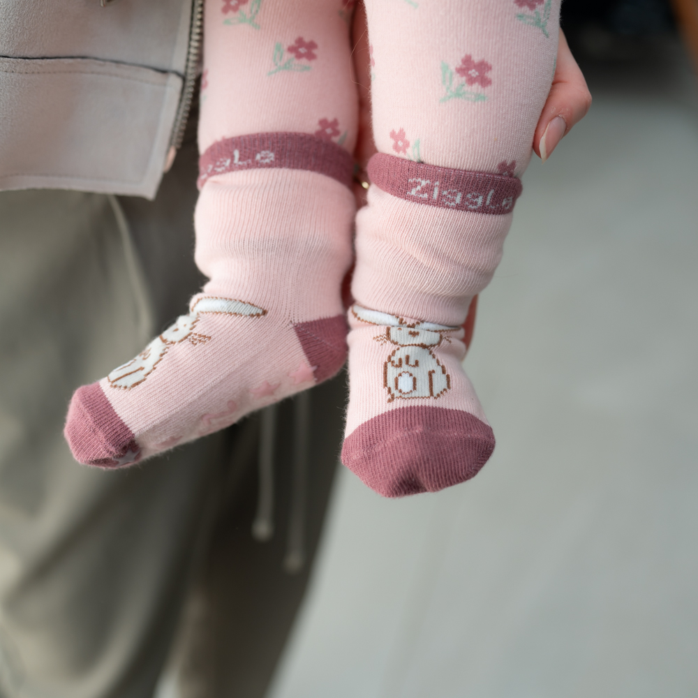 Bunnies Pink Leggings and Socks Set - Image 6