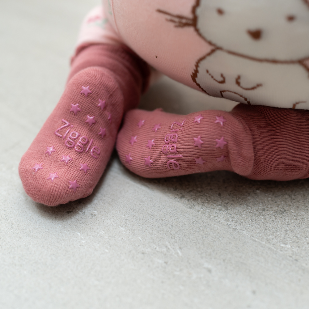 Bunnies Pink Leggings and Socks Set - Image 9